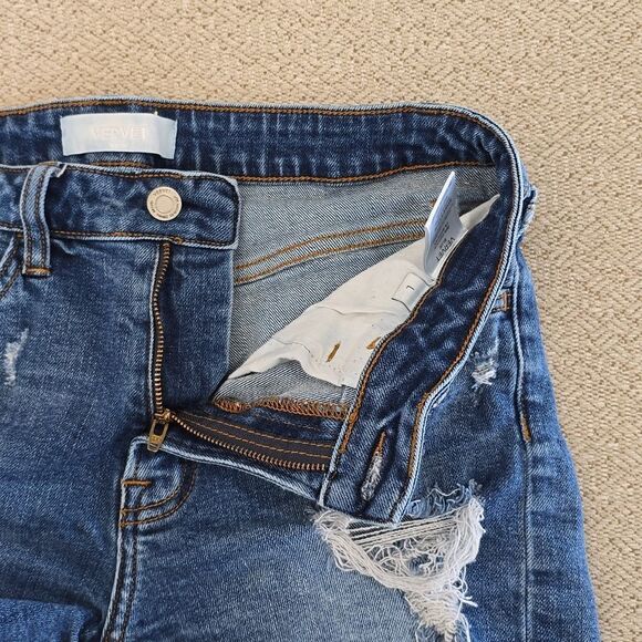 Vervet Blue Distressed Mid-Rise Jean Shorts - Size Large - Picture 5 of 10